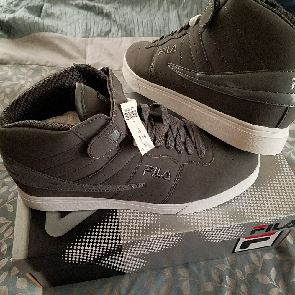 Brand new sneakers. Hot new item - Picture 2 of 6